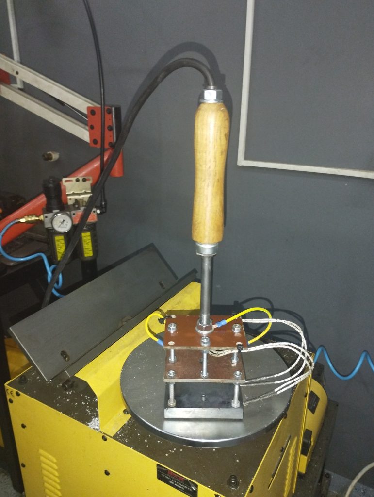 Električni pečat sa grejačem za žigosanje drveta